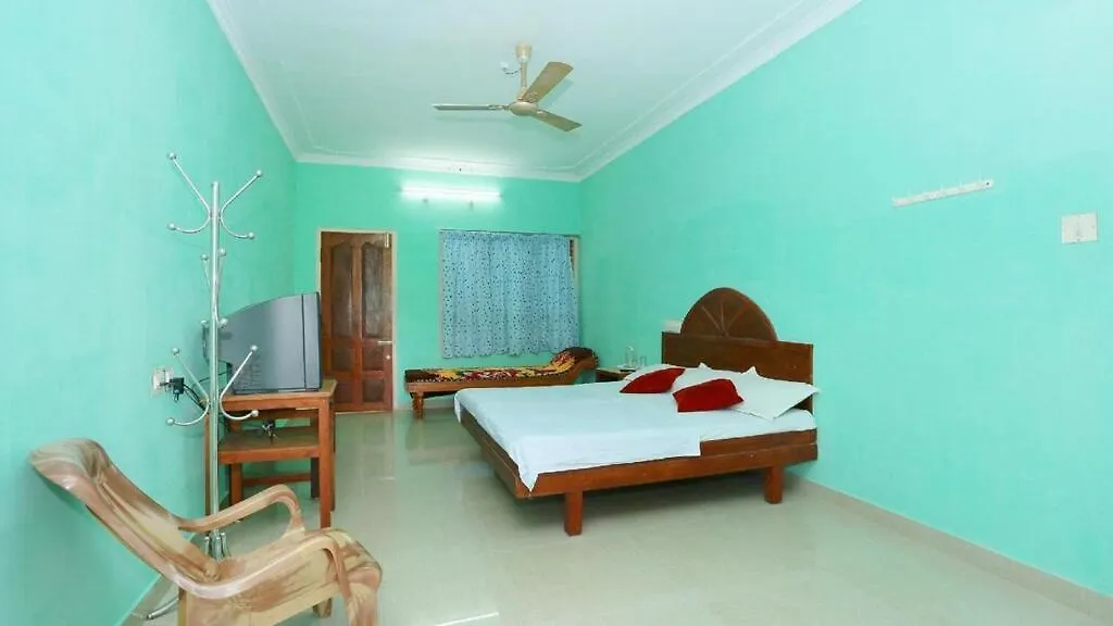 Hill Green Homestay Теккади