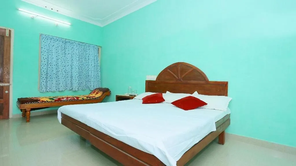 Hill Green Homestay Теккади